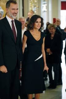 King Felipe VI of Spain (L) and Queen Letizia arrive at the awarding ceremony of the 35th Francisco Cerecedo Journalism Awards, in Madrid, Spain, 22 October 2018. Spanish royals chair the awarding ceremony of the 35th Francisco Cerecedo Journalism Awards !ACHTUNG: NUR REDAKTIONELLE NUTZUNG!  Copyright: xJ.P.Gandulx MDR01 20181022-636758418083851366