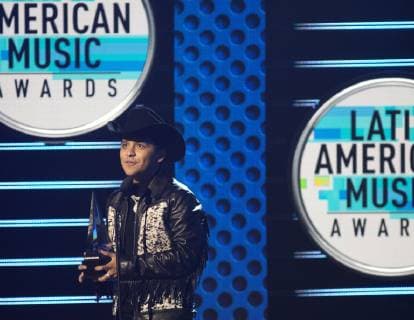 Mexican singer Christian Nodal speaks after receiving the award in the category Favorite Mexican Regional Artist during the fourth edition of the Latin American Music Awards (Latin AMAs), at the Dolby Theater, located in the heart of Hollywood, Los Angeles, USA, 25 October 2018. Latin American Music Awards (Latin AMAs) in Hollywood !ACHTUNG: NUR REDAKTIONELLE NUTZUNG!  Copyright: xArmandoxArorizox HOL03 20181026-636761244396215909