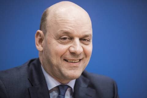 Robert Lambrou, Landessprecher AfD Hessen, aufgenommen im Rahmen einer Pressekonferenz zu den Auswirkungen der Landtagswahl in Hessen auf die Bundespolitik. Berlin, 29.10.2018. Berlin Deutschland *** Robert Lambrou State spokesman AfD Hessen admitted at a press conference on the impact of the state elections in Hessen on federal policy Berlin 29 10 2018 Berlin Germany Copyright: xFlorianxGaertner photothek.netx