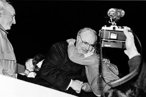 1.3.1990 Karl-Marx-Stadt, Strasse der Nationen Stadthalle, Bundeskanzler Helmut Kohl in Karl-Marx-Stadt *** 1 3 1990 Karl Marx City Street of the Nations City Hall Federal Chancellor Helmut Kohl in Karl Marx City