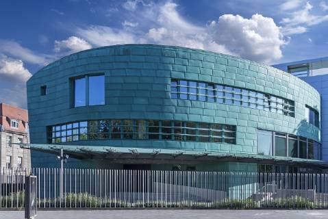 Architektur von Hans Hollein Österreichische Botschaft, Tiergarten, Berlin, Deutschland, Europa *** Austrian Embassy Tiergarten Berlin Germany Europe Copyright: imageBROKER/HelmutxMeyerxzurxCapellen iblmzc04762298.jpg