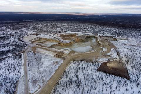 YAKUTIA, RUSSIA - OCTOBER 30, 2018: An aerial view of the Verkhne-Munskoye deposit in the village of Verkhnyanya Muna, the Republic of Sakha (Yakutia). The ALROSA diamond company is to develop the Verkhne-Munskoye deposit up to 2043. Alexander Ryumin TASS  TS095CE8
