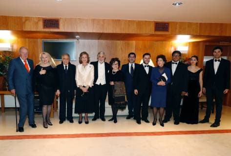 Spanish Emeritus Royal Couple Juan Carlos (L) and Sofia (4-L), Indian conductor Zubin Mehta (3-L) his wife Nnacy Kovack (2-L), Spanish tenor Placido Domingo (5-L) and his wife Marta Domingo (6-L) pose during a concert offered by the orchestra of Reina Sofia Music academy on the occasion of the 80th anniversary of Queen Sofia in Madrid, Spain, 02 November 2018. Spain s Emeritus Queen Sofia turns 80 on 02 November 2018. Spain s Emeritus Queen Sofia turns 80 !ACHTUNG: NUR REDAKTIONELLE NUTZUNG!  Copyright: xJ.P.Gandulx GRAF183 20181102-636767901724517351