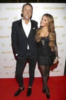 Entertainment Bilder des Tages Markus Heidemanns mit Gattin Estefania Küster beim 10jährigen Jubiläum der ZDF TV-Sendungen Lanz und Die Küchenschlacht im Fernsehmacher Studio. Hamburg, 02.11.2018 *** Markus Heidemanns with his wife Estefania Küster at the 10th anniversary of the ZDF TV programmes Lanz and Die Küchenschlacht im Fernsehmacher Studio Hamburg 02 11 2018 Foto:xgbrcix xFuturexImage