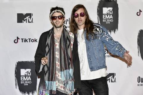 Sebastian Pringle und Gilbert Vierich von Crystal Fighters bei der Verleihung der MTV European Music Awards 2018 in der Bizkaia Arena. Bilbao, 04.11.2018