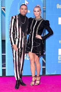 Evan Ross mit Gattin Ashlee Simpson bei der Verleihung der MTV European Music Awards 2018 in der Bizkaia Arena. Bilbao, 04.11.2018