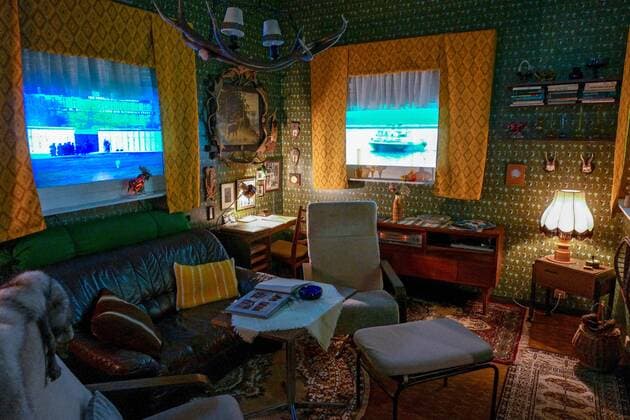 Ein Wohnzimmer aus der ehemaligen DDR in der neuen Dauerausstellung Unsere Geschichte. Diktatur und Demokratie nach 1945 im Zeitgeschichtlichen Forum Leipzig (Sachsen). Kulturstaatsministerin Monika Gruetters (CDU) hat am Montagabend (05.11.18) die neue Dauerausstellung des Zeitgeschichtlichen Forums Leipzig eroeffnet. Nach rund neunmonatiger Umbaupause nimmt das Museum kuenftig die friedliche Revolution 1989 und die Folgezeit bis in die Gegenwart staerker in den Blick. Die Dauerausstellung unter dem Titel Unsere Geschichte. Diktatur und Demokratie nach 1945 zeigt nun etwa 2.000 Exponate. Knapp drei Viertel davon sind neu. Die Kulturstaatsministerin foerderte den Umbau des Museums mit rund vier Millionen Euro. Traeger ist das Haus der Geschichte der Bundesrepublik Deutschland in Bonn. (Siehe epd-Meldung vom 05.11.18) Zeitgeschichtlich Copyright: epd-bild PeterxEndig EDITORIAL USE ONLY