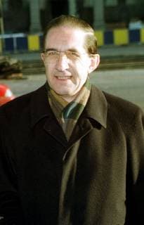BRU16-06NOV98-BRUSSELS, BELGIUM: Former Nato secretary general Willy CLAES arrives at the Cassation Court in Brussels this cold 02 NOV as the Dassault-Agusta case continues over bribes allegedly paid a decade ago by the French Dassault Electronique and the Italian firm Agusta to Belgium s ruling socialists to secure defense contracts. Daniel WILLAM DxWILLAM  x304296x  DxWILLAM 85101991st