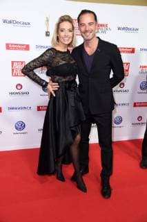 Sarah Valentina Winkhaus, John Friedmann bei der Verleihung Die Goldene Bild der Frau im Stage Operettenhaus in Hamburg am 07.11.2018