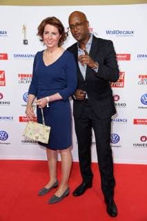 Monica Lierhaus, Yared Dibaba bei der Verleihung Die Goldene Bild der Frau im Stage Operettenhaus in Hamburg am 07.11.2018