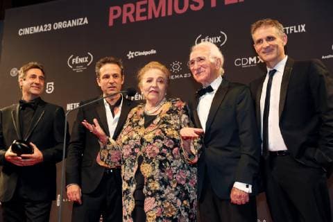 The cast of the Spanish documentary film Many children, a monkey and a castle with the Fenix Award, in Mexico City, Mexico, 7 November 2018. Colombian film PAjaros de verano and Argentine Film Zama , which started as favorites of the Fenix Awards of Ibero-American films, did not disappoint and became the films with the highest number of awards in the fifth edition of the event. Fenix Awards of Ibero-American films !ACHTUNG: NUR REDAKTIONELLE NUTZUNG!  Copyright: xJorgexNunezx AME414 20181108-636772605595189834