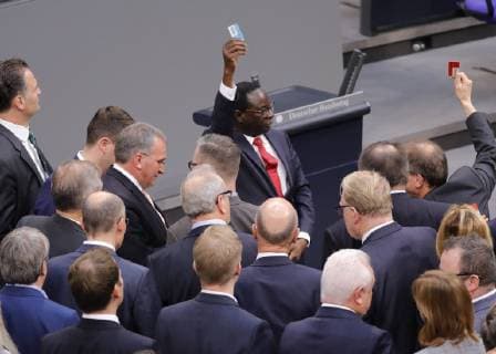 News Themen der Woche KW45 News Bilder des Tages Deutschland, Berlin, Bundestag, (61. Sitzung), Bundestag stimmt für das Renten­paket der Bundes­regierung, 08.11.2018 *** Germany Berlin Bundestag 61 session Bundestag votes for the pension package of the Federal Government 08 11 2018