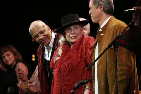 Nov 7, 2018 - Los Angeles, California, U.S. - JONI MITCHELL greets an enthusiastic audience after the Los Angeles Music Center performance celebrating her 75th birthday. Los Angeles U.S. - ZUMAs234 20181107_jlr_s234_007 Copyright: xIrisxSchneiderx