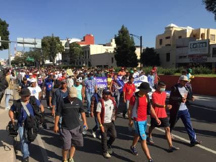 Members of the migrant caravan walk in Mexico City, Mexico, 8 November 2018. Members of the caravan of Central American migrants demanded before the Office in Mexico of the UN High Commissioner for Human Rights that they be provided with buses to arrive safely at the border with the United States. Migrant Caravan demands UN-DH buses to continue on its way to the US !ACHTUNG: NUR REDAKTIONELLE NUTZUNG!  Copyright: xAlexxCruzx AME1017 20181109-636773283072533981