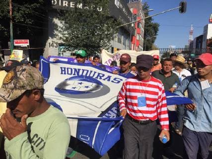 Members of the migrant caravan walk in Mexico City, Mexico, 8 November 2018. Members of the caravan of Central American migrants demanded before the Office in Mexico of the UN High Commissioner for Human Rights that they be provided with buses to arrive safely at the border with the United States. Migrant Caravan demands UN-DH buses to continue on its way to the US !ACHTUNG: NUR REDAKTIONELLE NUTZUNG!  Copyright: xAlexxCruzx AME1014 20181109-636773283689970118