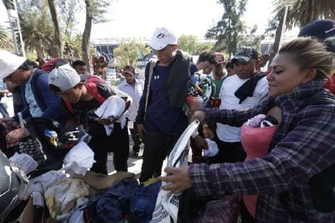 November 8, 2018 - EUM20181108NAC01.JPG.CIUDAD DE MEXICO, MigrantsMigrantes-Caravana.- Aspectos del campamento para la caravana migrante en el Estadio Jesus Martinez Palillo de la Deportiva Magdalena Mixhuca, en la Ciudad de Mexico, este 8 de noviembre de 2018. Los migrantes reciben donaciones de ropa y zapatos. Foto: Agencia EL UNIVERSALLuis CortesMAR.  - ZUMAu78_ 20181108_zaf_u78_046 Copyright: xElxUniversalx