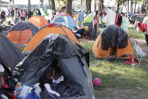 November 8, 2018 - EUM20181108NAC14.JPG.CIUDAD DE MEXICO, MigrantsMigrantes-Caravana.- Aspectos del campamento para la caravana migrante en el Estadio Jesus Martinez Palillo , de la Deportiva Magdalena Mixhuca, en la Ciudad de Mexico, este 8 de noviembre de 2018. Foto: Agencia EL UNIVERSALLuis CortesMAR.  - ZUMAu78_ 20181108_zaf_u78_099 Copyright: xElxUniversalx