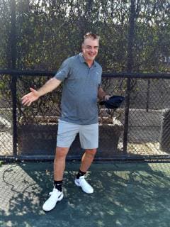 FORT LAUDERDALE, FL - NOVEMBER 09: Sex In The City Actor Chris Noth playing tennis on November 9, 2018, in Fort Lauderdale, Florida...People: Chris Noth Fort Lauderdale United States Of America - ZUMAs214 20181109_zba_s214_023 Copyright: xSMGx