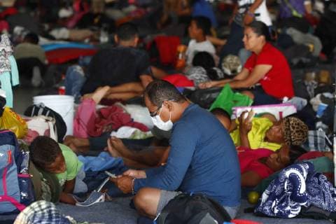News Bilder des Tages November 9, 2018 - 9 DE NOVIEMBRE DE 2018 CIUDAD DE MEXICO INFORMA..LA CARAVANA DE MIGRANTES SE ENCUENTRA AÃöN EN EL ESTADIO JESÃöS MARTÃNEZ PALILLO ESTA TARDE PUDIERON OBSERVAR UNA FUNCION DE LUCHA LIBRE..YADIN XOLALPA EL UNIVERSAL  - ZUMAu78_ 20181109_zaf_u78_080 Copyright: xYadinxXolalpaxElxUniversalx
