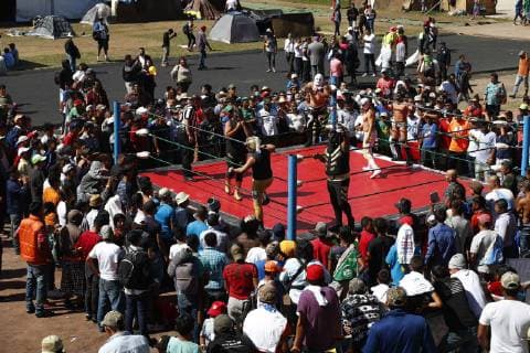 November 9, 2018 - 9 DE NOVIEMBRE DE 2018 CIUDAD DE MEXICO INFORMA..LA CARAVANA DE MIGRANTES SE ENCUENTRA AÃöN EN EL ESTADIO JESÃöS MARTÃNEZ PALILLO ESTA TARDE PUDIERON OBSERVAR UNA FUNCION DE LUCHA LIBRE..YADIN XOLALPA EL UNIVERSAL  - ZUMAu78_ 20181109_zaf_u78_082 Copyright: xYadinxXolalpaxElxUniversalx