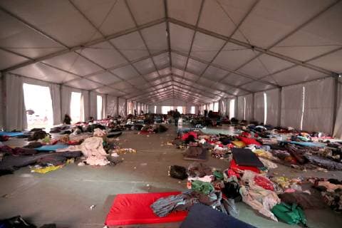 Mexiko, Migranten setzen ihren Weg zur US-Grenze fort November 10, 2018 - EUM20181110NAC37.JPG .CIUDAD DE MEXICO. MigrantsMigrantes-Caravana.- 10 de noviembre de 2018. Aspectos del albergue acondicionado en el Estadio Jesus Martinez Palillo , luego de la salida del primer contingente de la Caravana Migrante, que se dirige a Queretaro. Foto: Agencia EL UNIVERSALValente RosasEELG  - ZUMAu78_ 20181110_zaf_u78_059 Copyright: xElxUniversalx