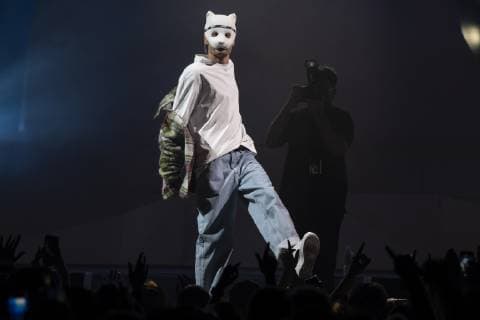 Konzert von Cro in Frankfurt Der deutsche Musiker und Pandarapper Cro spielte am 11.11.2018 im Rahmen seiner Stay Tru-Tour ein Konzert in der Festhalle Frankfurt.