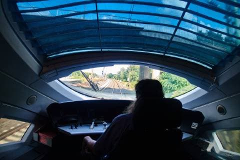 Feature DB railway, Cologne, August 24, 2018 Cockpit of an Inter City Express ICE with train driver in Cologne, Germany, August 24, 2018. Photo: MAGICS Peter Schatz