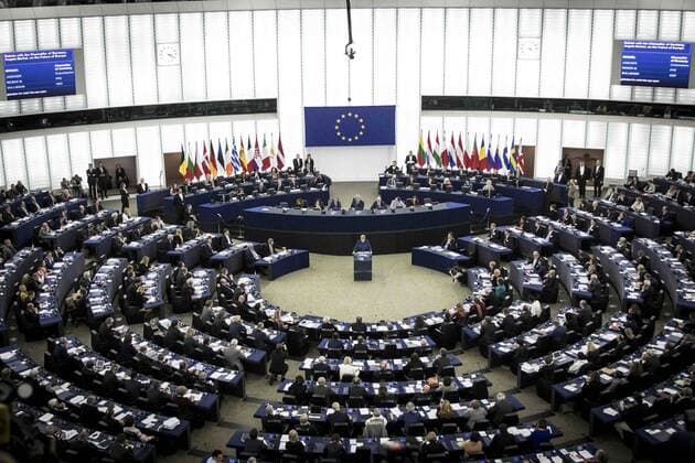 News Bilder des Tages German Chancellor Angela Merkel arrives to debate the future of Europe with the members of the European Parliament, in Strasbourg, eastern France, Tuesday, Nov.13, 2018. NEWS : Parlement Europeen - Strasbourg - 13 11 2018 ElyxandroCEGARRA Panoramic 