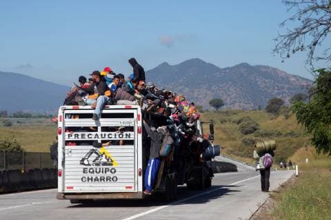 Members of the second Central American migrant caravan continue their journey to the United States, at a Jalisco road, in Mexico, 13 November 2018. Over nine thousand Central Americans divided in several caravans travel across Mexico to the United States. Over nine thousand Central Americans in Mexico head to the United States !ACHTUNG: NUR REDAKTIONELLE NUTZUNG!  Copyright: xFranciscoxGuascox AME3528 20181113-636777378016743927