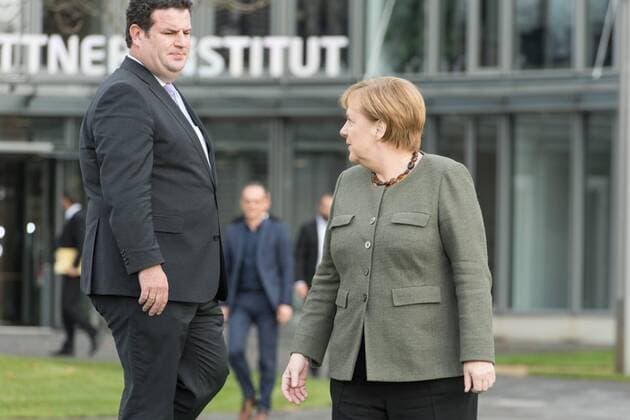 News Bilder des Tages Potsdam GER, Deutschland, Potsdam, Klausurtagung des Bundeskabinetts zum Thema - Digitalisierung v.l. Hubertus Heil, Angela Merkel, Klausurtagung Bundeskabinetts - Digitalisierung, 14.11.2018, Copyright: xEibner-Pressefotox EP_eer
