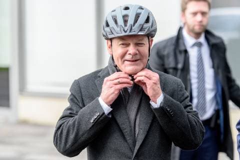 Potsdam, Ankunft des Bundeskabinetts am HPI Deutschland, Potsdam - 14 11 2018: Ankunft des Bundeskabinetts zur Klausurtagung zum Thema Digitalisierung im Hasso Plattner Institut (HPI) in Potsdam. Im Bild ist Olaf Scholz (Vizekanzler und Finanzminister, SPD) zu sehen. Potsdam Hasso Plattner Institut (HPI) Brandenburg Deutschland