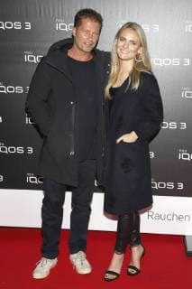 Til Schweiger mit Freundin Francesca Dutton bei der Präsentation des IQOS 3 Tabakerhitzers im Museum für Hamburgische Geschichte. Hamburg, 14.11.2018