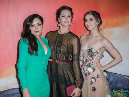 November 14, 2018 - Los Angeles, California, U.S - (L-R) Teresa Ruiz, Fernanda Urrejola and Tessa Ia at the red carpet of Netflix s Narcos Season 1 premiere held at Regal Cinemas at LA Live in Los Angeles, California on Wednesday, November 14, 2018. Los Angeles U.S. - ZUMAp124 20181114_zaa_p124_047 Copyright: xJavierxRojasx