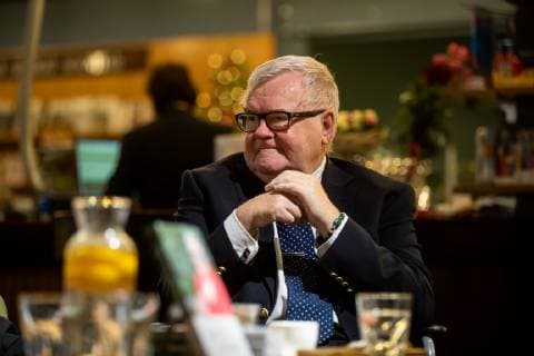 14.11.2018. Tallinn. Edgar Savisaare raamatu esitlus Viru keskuse Rahva Raamatus. Edgar Savisaar - Poliitik ja romantik . Edgar SavisaarÂ s new book, Politics and Romance presentation. FOTO: EERO VABAMÄGI EESTI MEEDIA TALLINN HARJUMAA ESTONIA  Copyright: xEEROxVABAMÄGIx