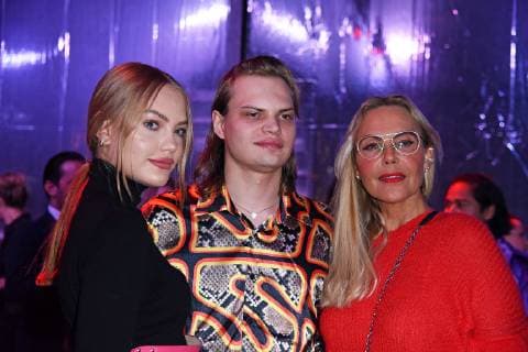 Natascha Ochsenknecht mit Tochter Cheyenne Ochsenknecht und Sohn Wilson Gonzalez Ochsenknecht beim BUNTE New Faces Award Style im Spindler & Klatt in Berlin