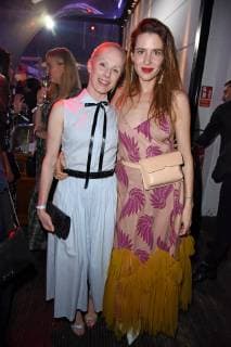 Susanne Wuest, Julia Malik beim BUNTE New Faces Award Style im Spindler & Klatt in Berlin