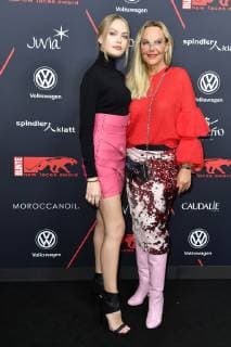 Cheyenne Savannah Ochsenknecht mit Mutter Natascha Ochsenknecht bei der Verleihung der Bunte New Faces Award Style 2018 im Spindler & Klatt. Berlin, 15.11.2018