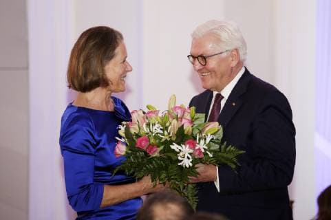 Christina Rau und Frank-Walter Steinmeier bei der 20. Verleihung des Medienpreises Kinderrechte in der Einen Welt der Kindernothilfe im Schloss Bellevue. Berlin, 15.11.2018