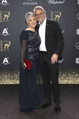 Birgit Schrowange und Freund Frank Spothelfer bei der 70. Bambi-Verleihung 2018 im Stage Theater am Potsdamer Platz. Berlin, 16.11.2018