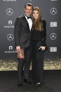 Philipp Welte und Begleitung bei der 70. Bambi-Verleihung 2018 im Stage Theater am Potsdamer Platz. Berlin, 16.11.2018