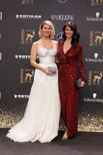 Monica Ivancan und ihre Schwester Miriam Mack bei der Verleihung Bambi 2018 am 16.11.2018 in Berlin Bambi 2018 Verleihung in Berlin