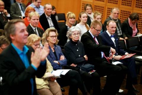 Verleihung: Toleranzringe u. Schulpreis Toleranz macht Schule 2018 im Wallraf-Richartz-Museum Mitte: Hedwig Neven Dumont 16.11.2018