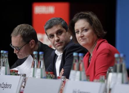 Michael Müller, SPD Landesvorsitzender und Regierender Bürgermeister, Raed Saleh, Fraktionsvorsitzender, Dr. Ina Czyborra, Deutschland, Berlin, Maritim Hotel Berlin, SPD Landesparteitag am 16. und 17. November 2018 *** Michael Müller SPD State Chairman and Governing Mayor Raed Saleh Parliamentary Group Chairman Dr Ina Czyborra Germany Berlin Maritim Hotel Berlin SPD State Party Conference 16 and 17 November 2018