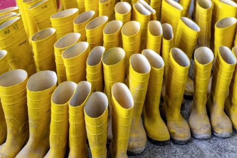 DEU, Deutschland, Stuttgart, 16.11.2018 - Gelbe Gummistiefel. *** DEU Germany Stuttgart 16 11 2018 Yellow rubber boots