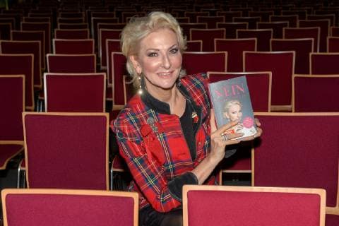 Entertainment Bilder des Tages Erfurt, Desiree Nick bei der Erfurter Herbstlese Desirée Nick - Nein ist das neue Ja. Warum wir nicht alles abnicken müssen im Rahmen der Erfurter Herbstlese, Erfurt Thüringen Deutschland *** Desirée Nick No is the new Yes Why we dont have to nod off everything at the Erfurt Autumn Harvest Erfurt Thuringia Germany