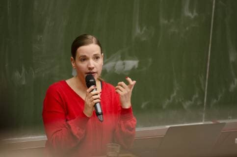 Berühmte Feministinnen, Anne Wizorek Frauenrechte statt rechte Frauen Anne Wizorek, Netzaktivistin und Autorin, haelt am 20.11.2018 in Flensburg an der Universitaet Flensburg einen Vortrag *** Anne Wizorek net activist and author will give a lecture at the University of Flensburg on 20 11 2018 in Flensburg