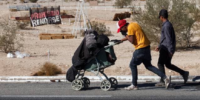 News Bilder des Tages Central Americans continue their journey through Mexicali heading to the border city of Tijuana, Mexico, 20 November 2018. The people who joined the migrant caravan try to gather in Tijuana in order to cross to the United States, which has sparked a humanitarian crisis of unknown proportions. Central American humanitarian crisis reaches unknown proportions !ACHTUNG: NUR REDAKTIONELLE NUTZUNG!  Copyright: xMariaxdexlaxLuzxAscenciox AME8024 20181120-636783548010514099