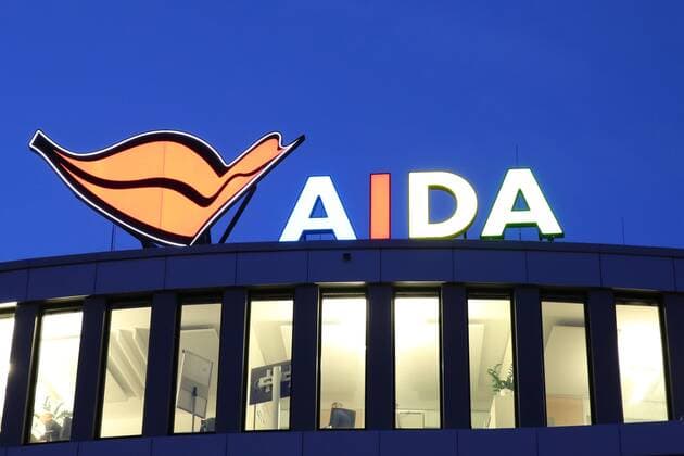Blick am Dienstag (20.11.2018) auf das Gebäude von AIDA Cruises in der Hansestadt Rostock. Das Unternehmen ist derzeit Marktführer bei Kreuzfahrtreisen in Deutschland und größter Arbeitgeber im Land Mecklenburg Vorpommern. Es setzt auf Qualität, Innovationen und Investitionen in der Kreuzfahrtbranche. Das hat dazu geführt, dass immer mehr Deutsche ihren Urlaub auf den Schiffen der AIDA Flotte verbringen.