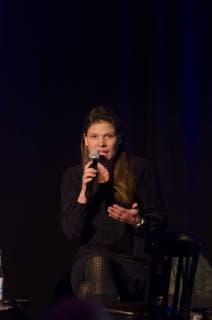 Sexismus in den Medien - Vortrag und Diskussion Dr. Stevie Meriel Schmiedel, Vorstandsvorsitzende, Geschaeftsfuehrerin und Pressesprecherin bei Pinkstinks, spricht am 21.11.2018 in Flensburg im Kuehlhaus *** Sexism in the Media Lecture and Discussion Dr Stevie Meriel Schmiedel Chief Executive Officer and Press Spokeswoman at Pinkstinks speaks on 21 11 2018 in Flensburg im Kuehlhaus