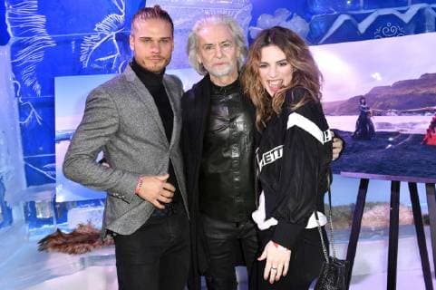 Rurik Gislason, Hermann Bühlbecker und Larissa Kerner bei der Präsentation vom Lambertz Kalender 2019 in der Eisbar Angiyok. Berlin, 22.11.2018